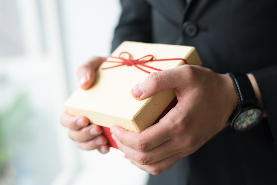 A Look Back On the Best Way to Thank Employees is to Make it Personal